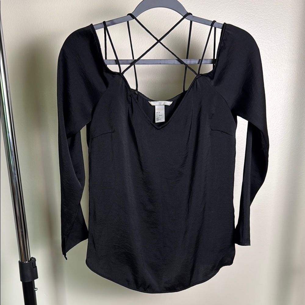 H&M Black Women's off the shoulder top